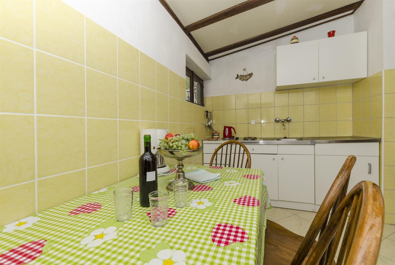 Apartment Boris Gornja Brela Екстер'єр фото