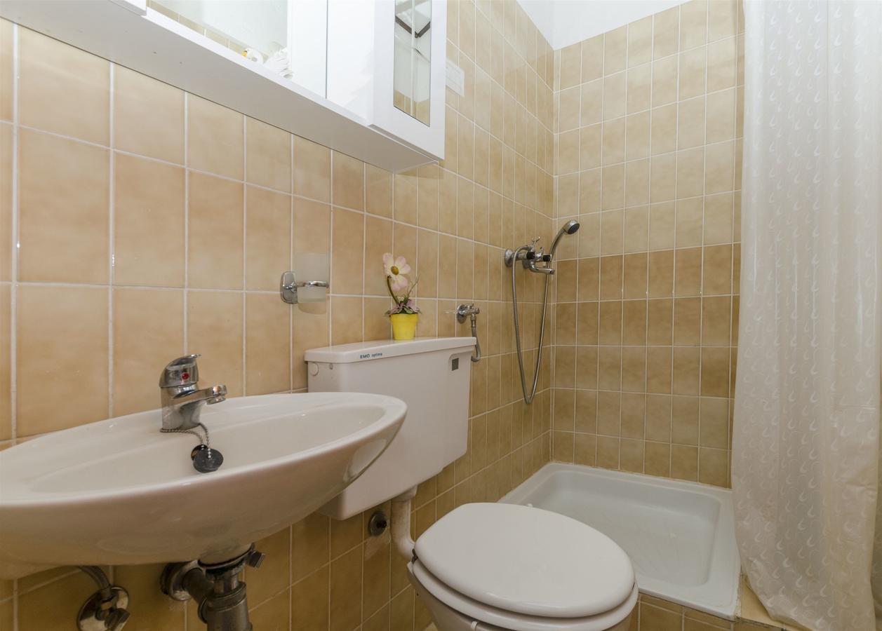 Apartment Boris Gornja Brela Екстер'єр фото