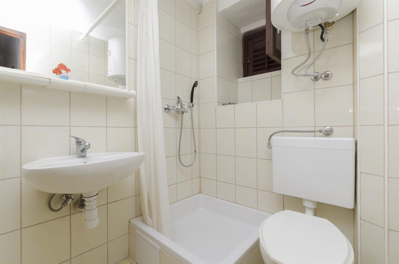 Apartment Boris Gornja Brela Екстер'єр фото