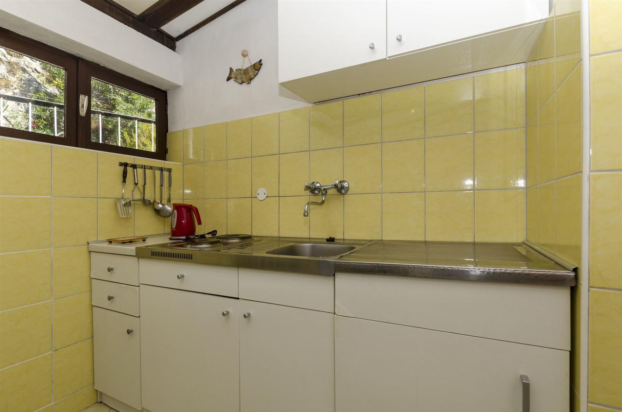 Apartment Boris Gornja Brela Екстер'єр фото