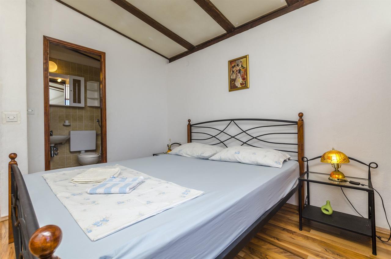 Apartment Boris Gornja Brela Екстер'єр фото